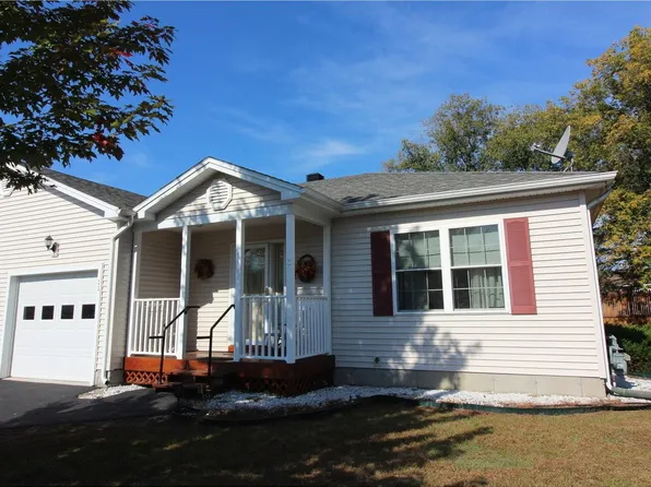 11 Erin Court, Milton, VT 05468