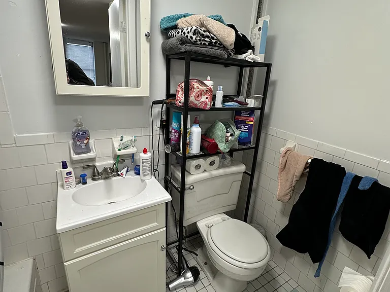 326 E 6th St #6 — Photo 9