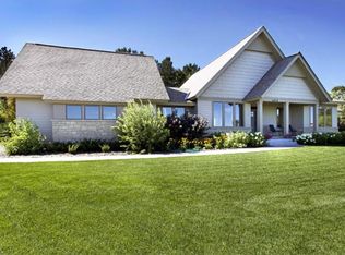 9949 Tapestry Grv, Lake Elmo, MN 55042