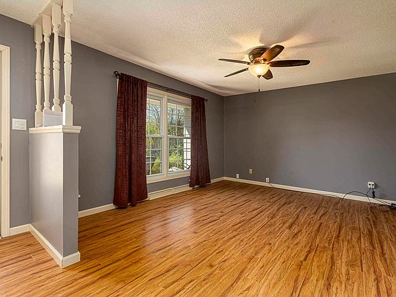 4th image of 212 Patricia Ln