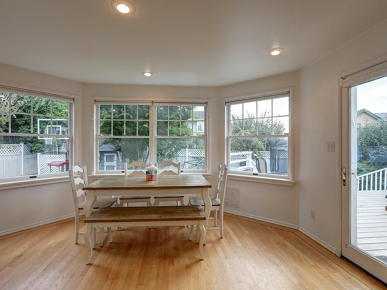 5822 Ann Arbor Ave NE — Photo 7