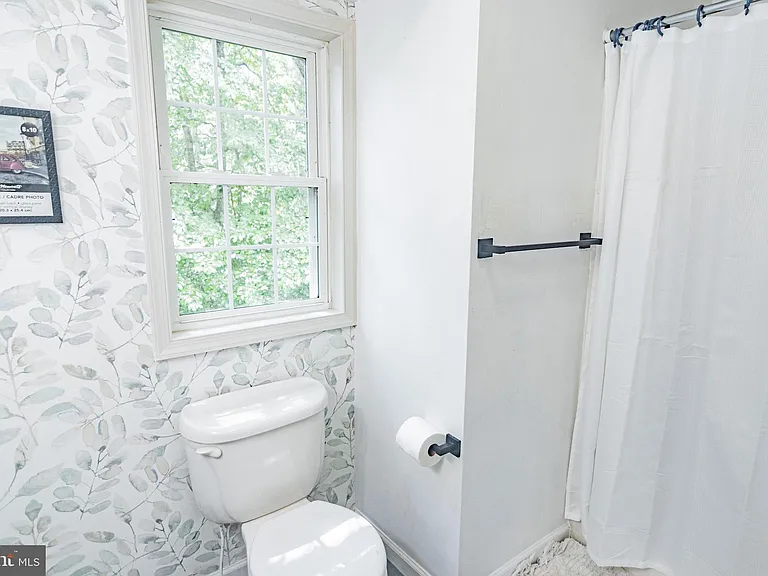 207 Madison Cir — Photo 15