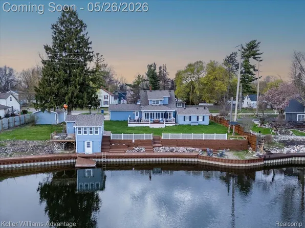 304 Oak St, Linden, MI 48451