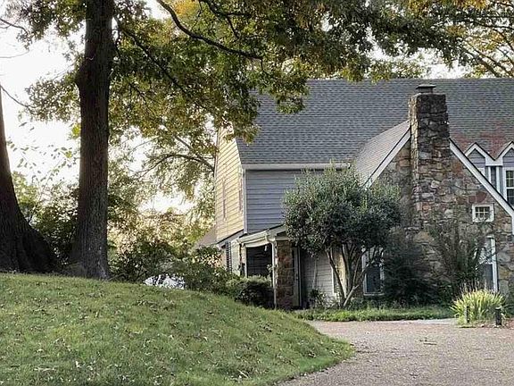 3rd image of 2595 Countrywood Pkwy