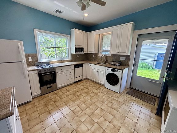 3rd image of 42 Bella Vista Ave