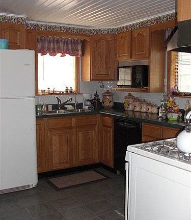 5th image of 301 W 14th St