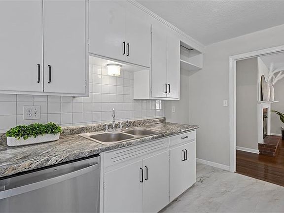 4th image of 5425 N Flora Ave