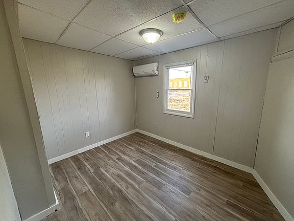 2nd image of 14 E 6th Ave #6