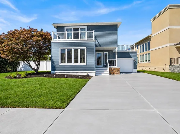 27 Bayside Ct, Margate, NJ 08402
