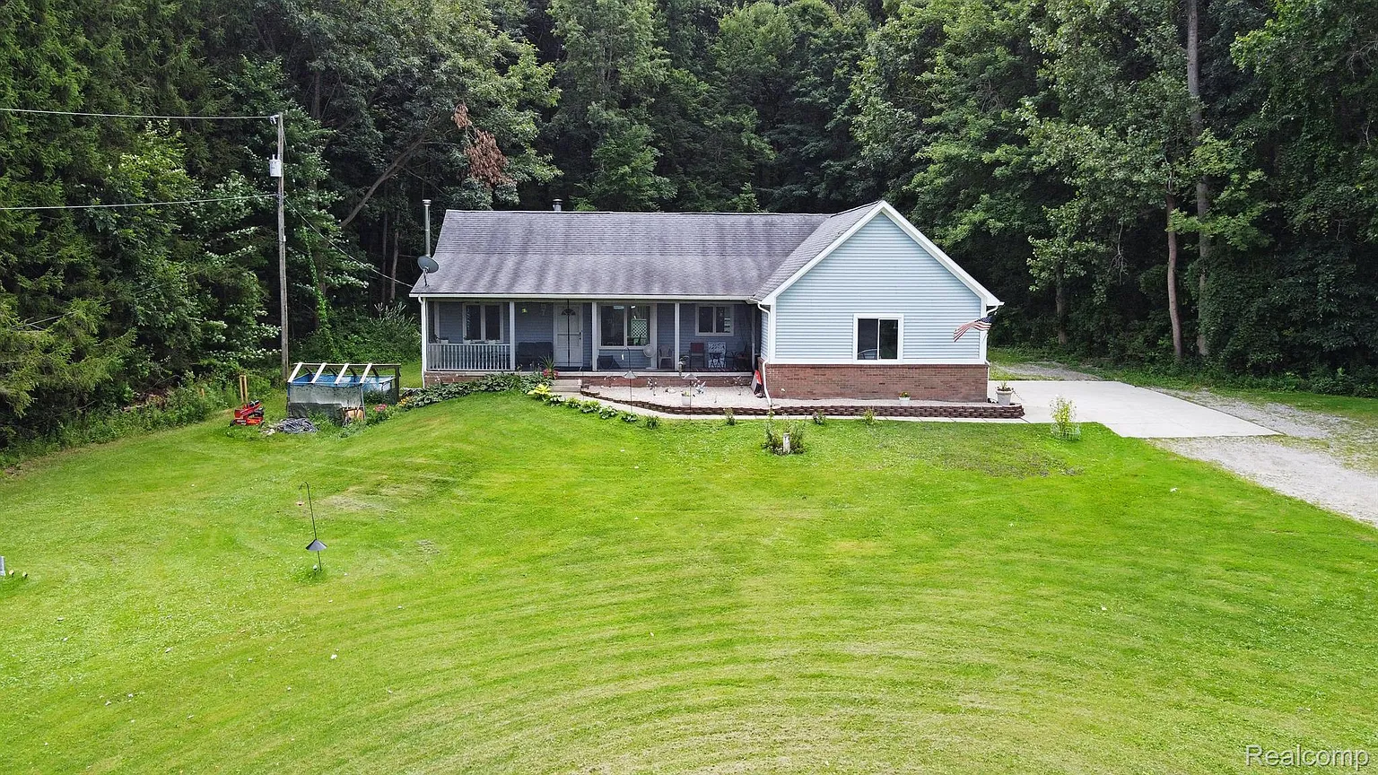 2125 S Sashabaw Rd photo 1