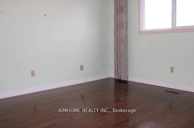 137 Irenemount Cres #UPPER — Photo 16