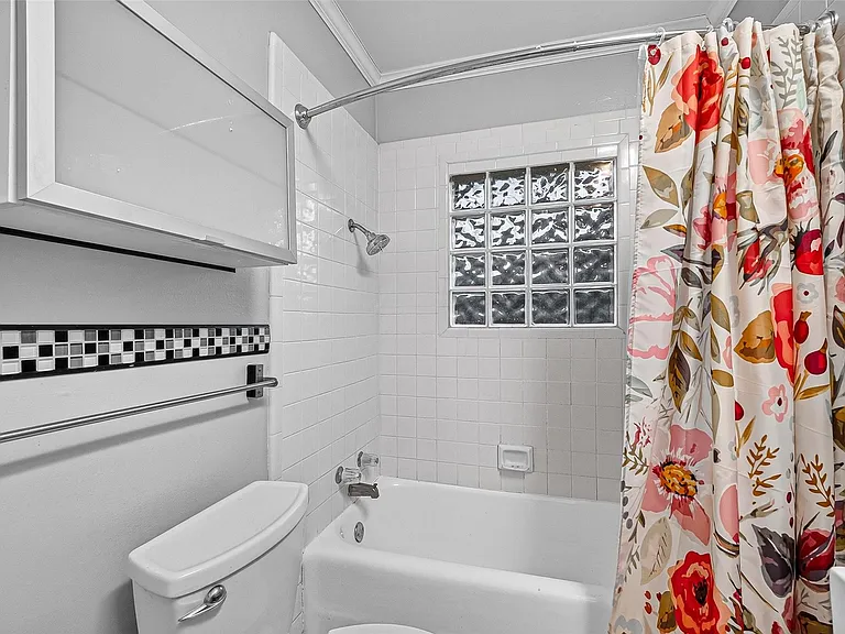 1758 Hawthorne St #2 — Photo 13