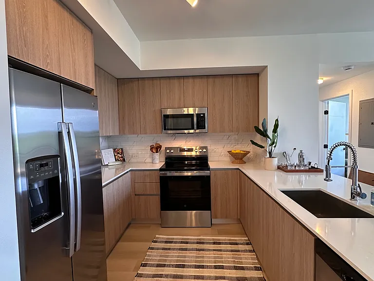 2515 NE 183rd St #B1 — Photo 2