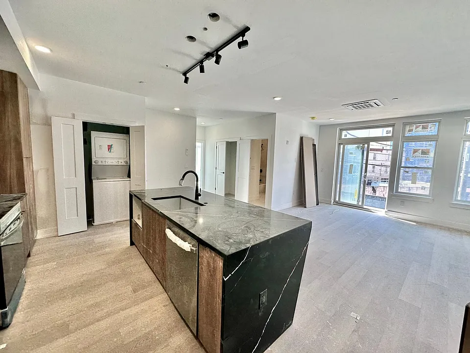 1801-05 N 2nd St #204
