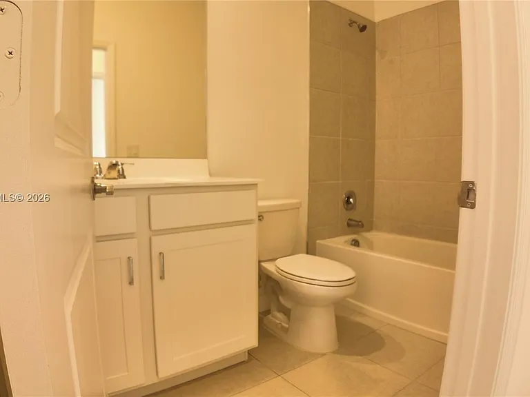 4612 Hollister Ave — Photo 33