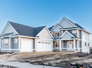 812 Nancy Ct, Waunakee, WI 53597