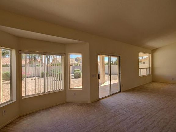 4th image of 9109 E Emerald Dr