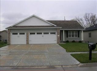 8910 Garland St, Lincoln, NE 68505