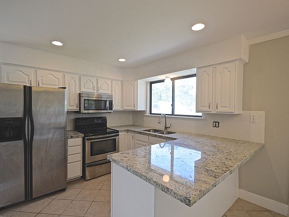 5th image of 5920 S Kyle Dr