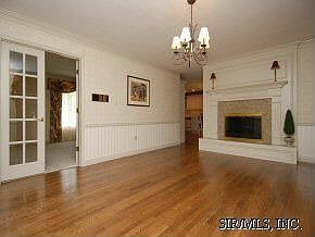5th image of 319 Wilmaglen Dr