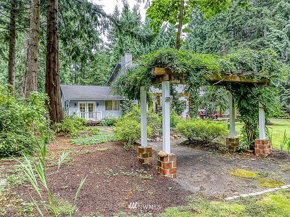5th image of 24118 Dove Ln NW