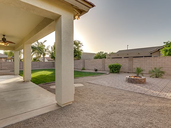 2nd image of 4442 E Palmdale Ln