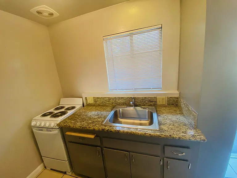 Woodbridge Village Apartments — Photo 9