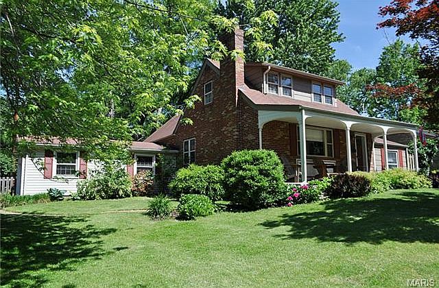 1st image of 798 W Oak Dr