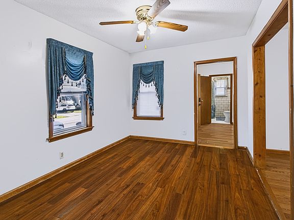 5th image of 112 Quebec St
