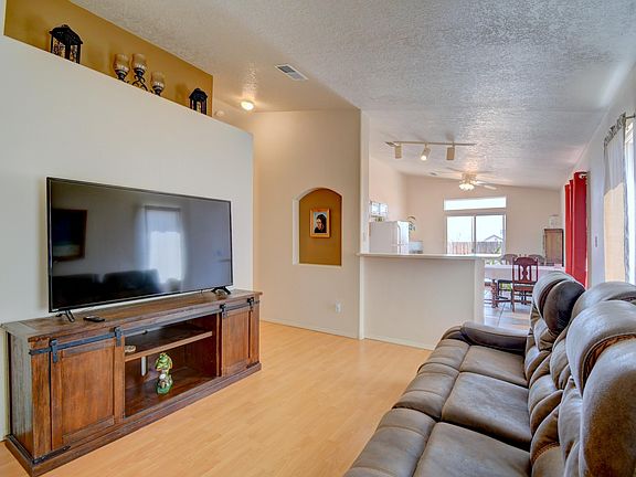 4th image of 10764 Shooting Star St NW