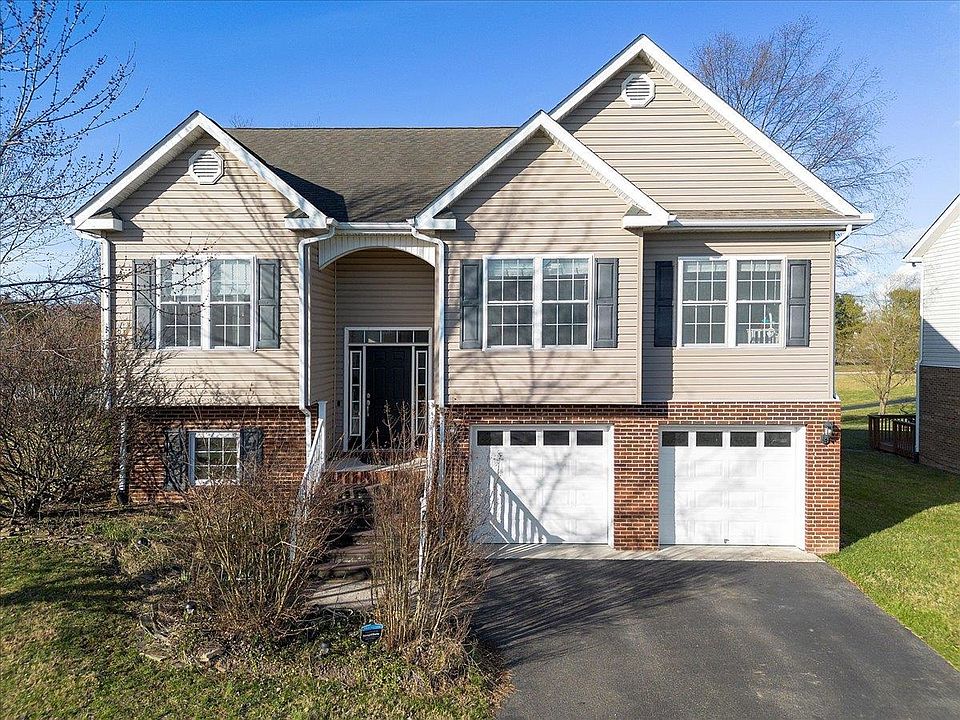 1st image of 75 Alexander Ct