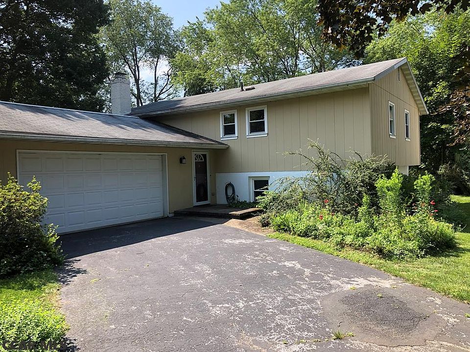 1st image of 16 Cricklewood Cir