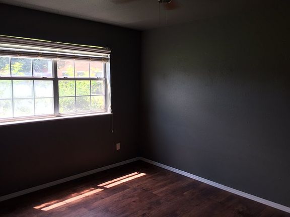 5th image of 124 NE 23rd St APT 205