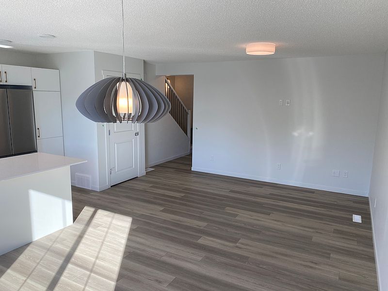 Edmonton Apartment for rent - 3 Bedrooms — photo 4