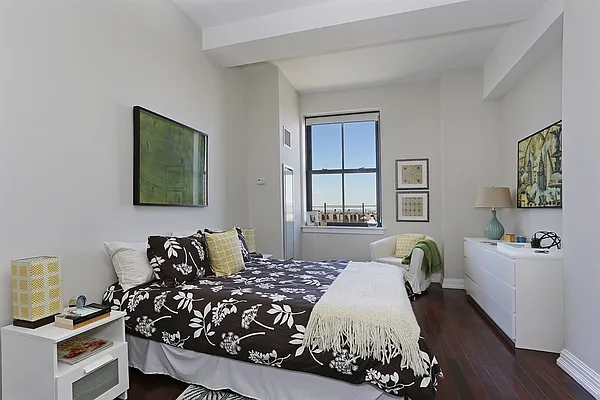 Sold by Corcoran | media 21