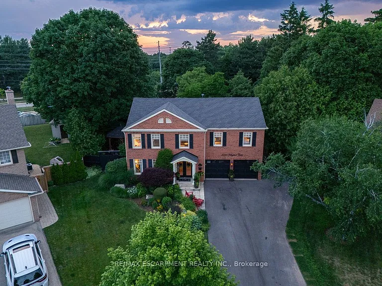 3555 Kingbird Ct — Photo 3