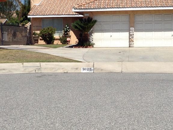 2nd image of 9025 Amaryllis Ct