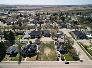 5331 50th Ave, Lacombe, AB T4L1S6