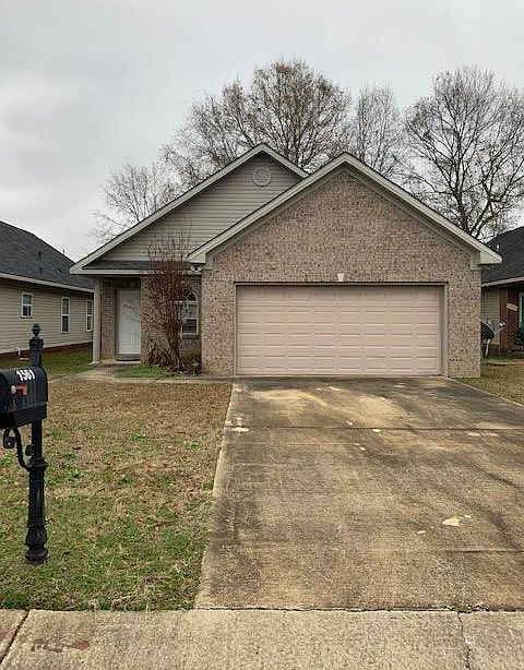 1st image of 1561 Spencer Dr