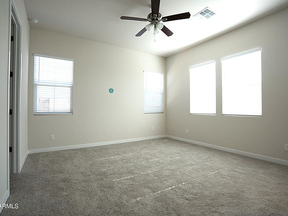 5th image of 1163 E SPRUCE Drive