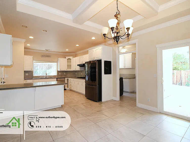 2279 Wicklow St — Photo 8
