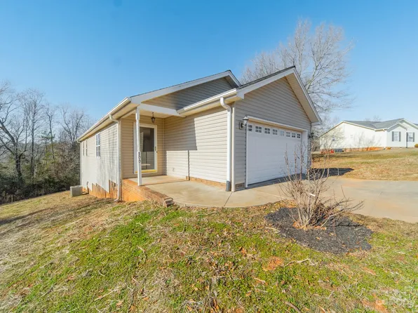 300 Walkers Ridge Dr, Shelby, NC 28152