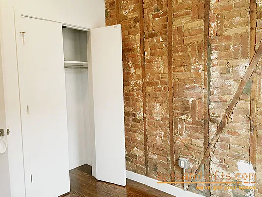 Rented by aptsandlofts.com | media 32