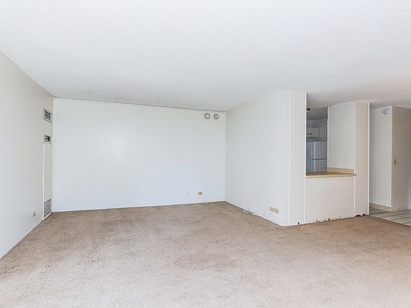 2nd image of 2215 Aloha Dr #1205