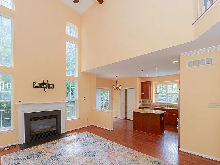 200 Rolling Hill Dr — Photo 15