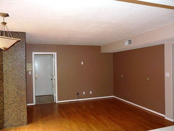 4th image of 7650 Spanish Lake Dr