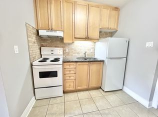 15 33rd St #109, Toronto, ON M8W 3G7