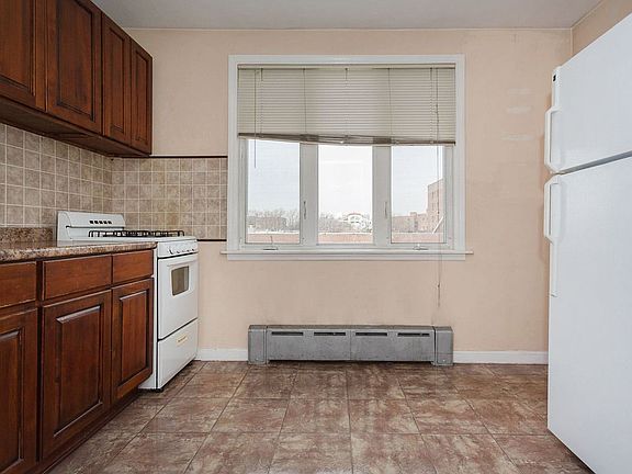 4th image of 10222 62nd Ave