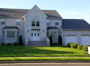 2 Allison Ct, Edison, NJ 08820