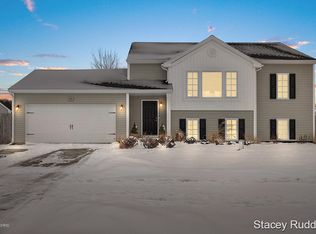 335 Vansen Dr, Kent City, MI 49330